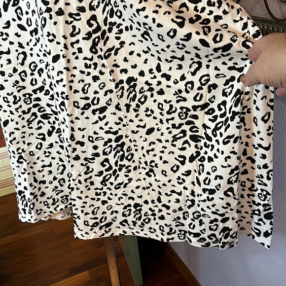 Roaman’s Top- Short Sleeve NWOT Cotton animal print Sz 2X - Picture 5 of 10